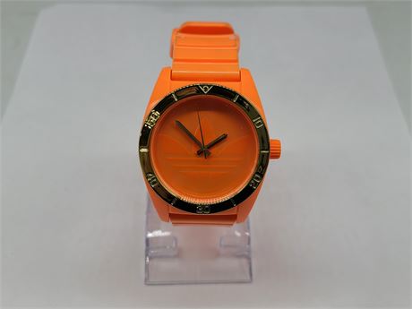 COLLECTABLE ADIDAS MENS WATCH  (Mint)