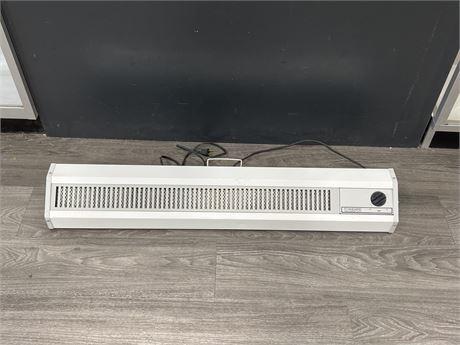 ELECTRIC SHOP HEATER - NEVER USED - 38” WIDE