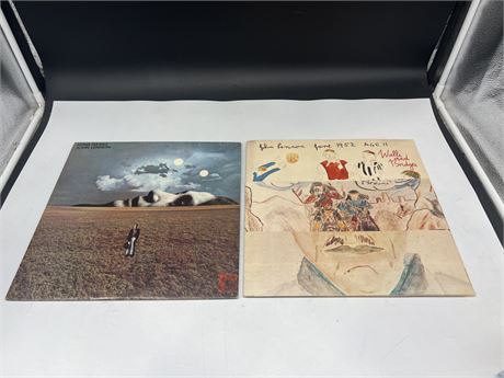 2 JOHN LENNON RECORDS 1973 (SW3414) 1974 (SW3416) VG (SLIGHTLY SCRATCHED)