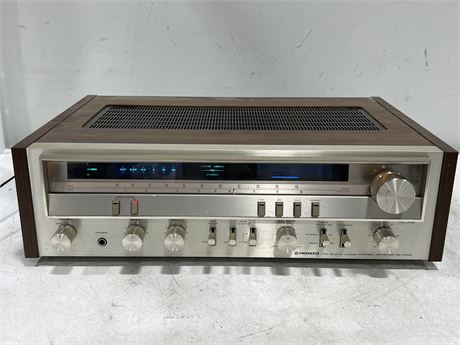 PIONEER SX-3700 RECEIVER - LIGHTS UP