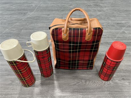 3 VINTAGE THERMOS BOTTLES W/CARRY BAG