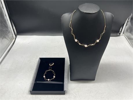 18K GOLD SET WITH AKOYA PEARLS - NECKLACE, RING & BRACELET