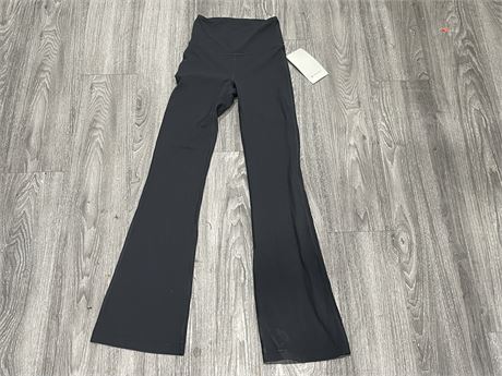 (NEW WITH TAGS) GROOVE SHR FLARE PANT SIZE 4