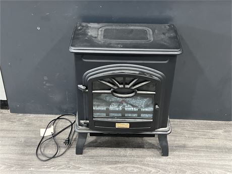 JUNEAU ELECTRIC FAUX FIRE PLACE / HEATER - WORKING - 23”x17”x10”