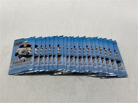 20 SEALED NHL UPPER DECK 2022/23 YOUNG GUNS SERIES ONE CARD PACKS