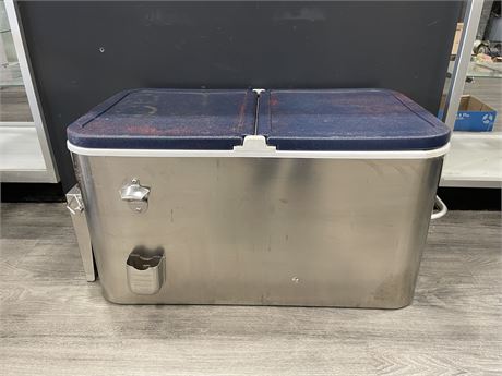LARGE STAINLESS STEEL COOLER WITH SIDE TABLE & BOTTLE OPENER 31”x17”x17”