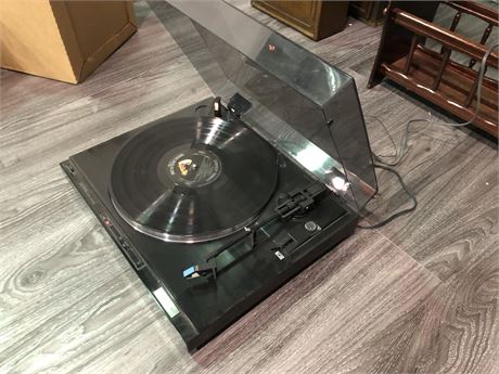 FULLY AUTO STEREO TURNTABLE SYSTEM WORKS GREAT
