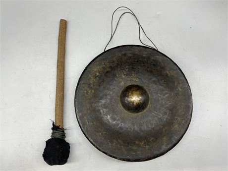 VINTAGE 11” DIAMETER HAND WROUGHT GONG & MALLET