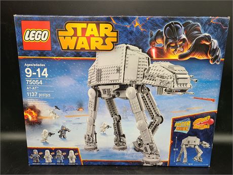 FACTORY SEALED LEGO STAR WARS (1137 PIECES)