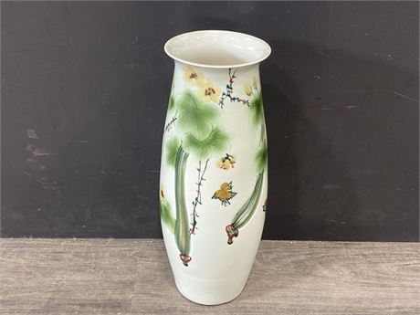 VINTAGE CHINESE VASE - STAMPED ON THE BOTTOM - 18” TALL 6” DIAM
