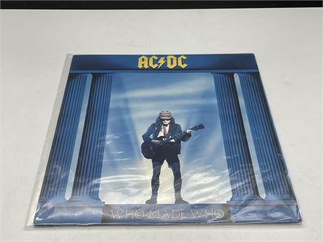 AC/DC - WHO MADE WHO - NEAR MINT (NM)