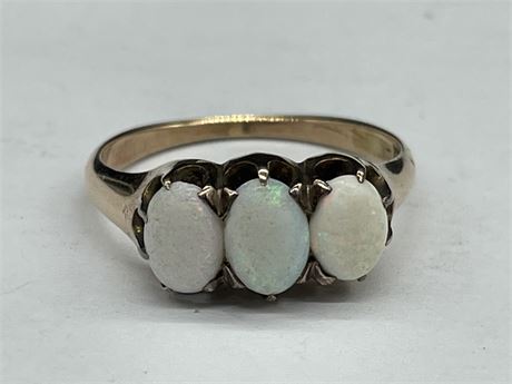 10K 3 OVAL FIRE OPALS RING SIZE. 6.75