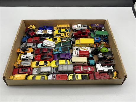 FLAT OF 53 VINTAGE SMALL DIECAST VEHICLES