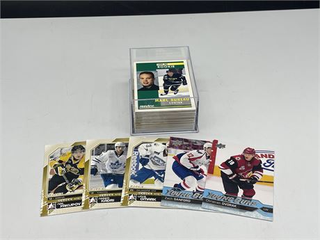 LOT OF ASSORTED ROOKIE CARDS