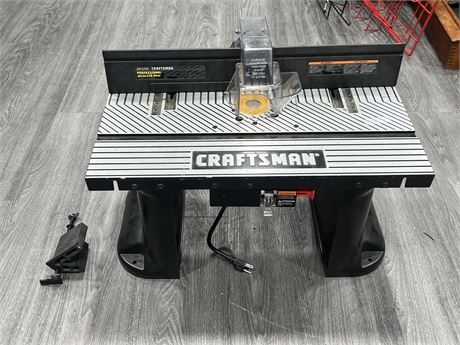 CRAFTSMAN ROUTER TABLE - NO ROUTER (25” wide)