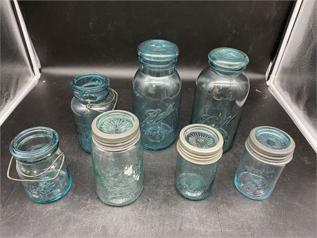 LOT OF VINTAGE BLUE GLASS MASON JARS