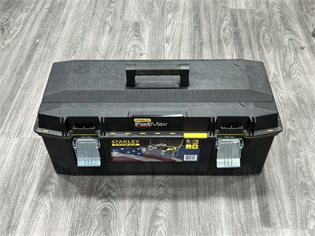 STANLEY FAT MAX TOOL BOX 28” - WATER TIGHT SEAL