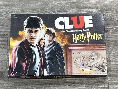 HARRY POTTER CLUE GAME - NEVER USED