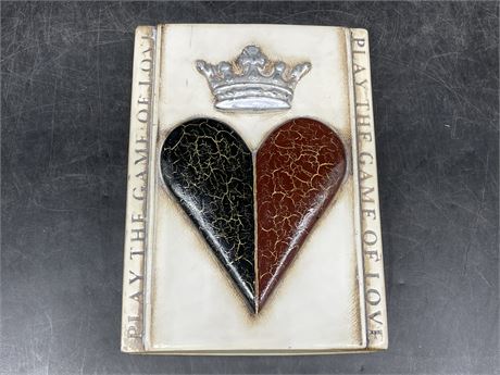 SID DICKENS TILE—T-BB HEART & CROWN (6”X8”)