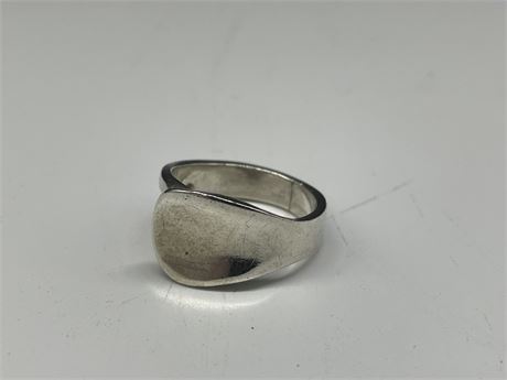 925 STERLING SILVER DYN CURVED TOP RING - SIZE 3 1/4