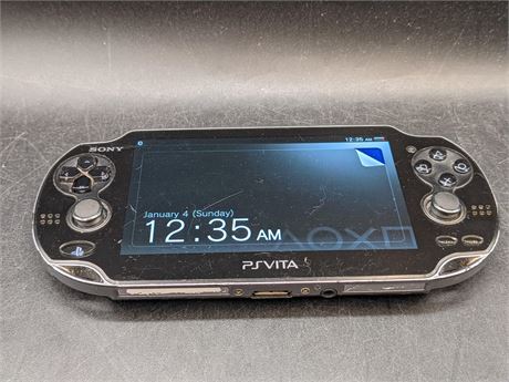 PS VITA CONSOLE - TESTED & WORKING (SCREEN SCRATCHED)