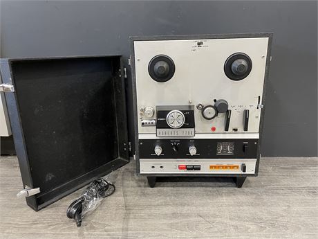 ROBERTS 778X REEL TO REEL W / 8 TRACK PLAYER
