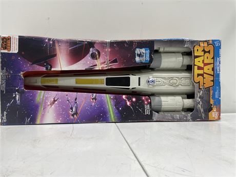 STAR WARS X-WING FIGHTER IN BOX