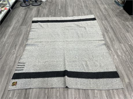 EARLY 4 POINT EATONS TRAPPER WOOL BLANKET - 80”x70”
