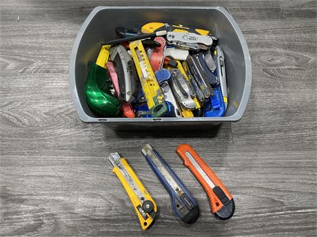 TOTE OF MISC BOX CUTTERS