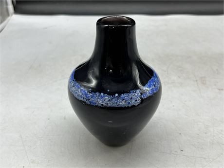 CANADIAN SIGNED ART GLASS VASE BY GARY BOLT (5.5”)