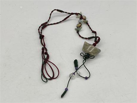 VINTAGE CARVED CHINESE JADE W/GREEN & RED CORD NECKLACE
