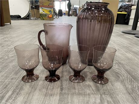 VINTAGE PURPLE GLASS JUG, 4 GLASSES + VASE LARGEST 13”