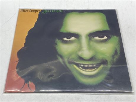 ALICE COOPER - GOES TO HELL - VG (scratched)