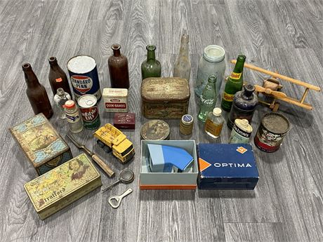 LOT OF VINTAGE COLLECTABLES, TINS, GLASSES, ETC
