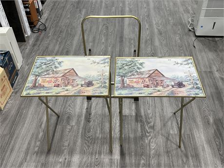 2 VINTAGE TV TRAYS W/STAND