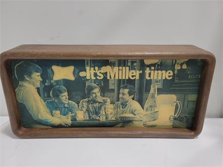 MILLER BEER ILUMINATED SIGN WITH ROGER MILLER(26x12" - DOESNT LIGHT UP)