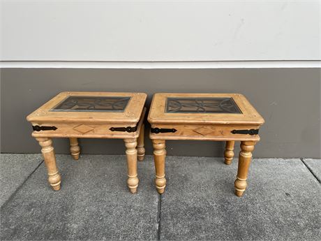 2 VINTAGE WOOD SIDE TABLES W/ GLASS & METAL CENTER - 21”x27”x23”