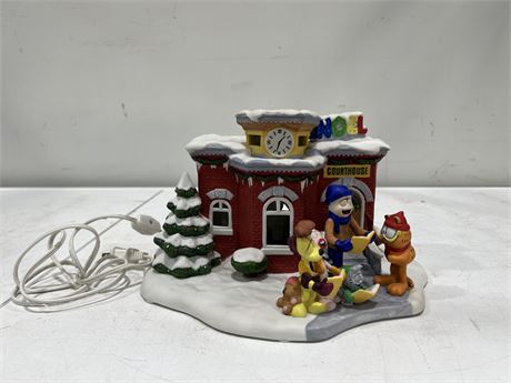 VINTAGE GARFIELD CHRISTMAS “THE COURT HOUSE” SCENE - 11” WIDE