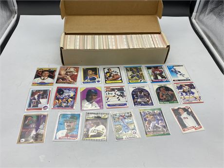 APPROX 800 SPORT CARDS MOSTLY 90s NHL - INCLUDES STARS & ROOKIES