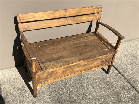 WOOD CHILDS BENCH 32X24”