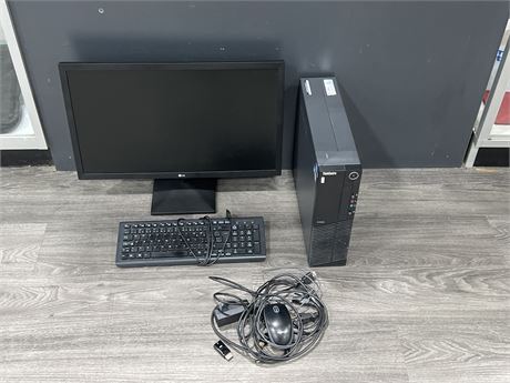 LG MONITOR W/ COMPUTER SET UP - SPECS IN PHOTOS