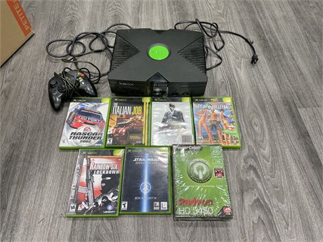 ORIGINAL XBOX WITH CORDS & CONTROLLER + 6 GAMES (1 SEALED)