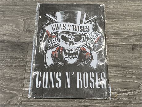 GUNS & ROSES TIN SIGN (8”X11”)