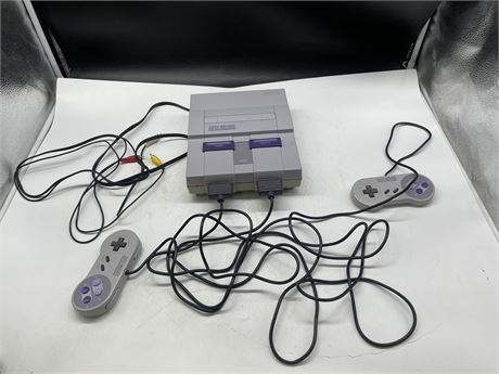 SUPER NINTENDO SYSTEM WITH 2 CONTROLLERS (UNTESTED)