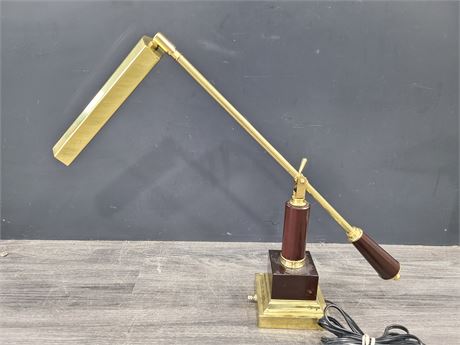 VINTAGE DESK LAMP (20"tall)
