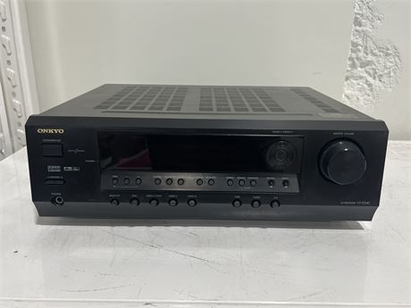 ONKYO HT-R340 RECEIVER - POWERS UP