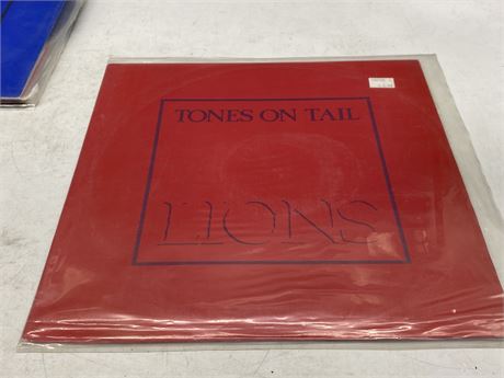 TONES ON TAILES - LIONS - EXCELLENT (E)