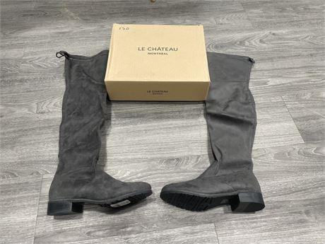 (NEW) LE CHATEAU BOOTS- RETAIL $130 - SIZE 36 -