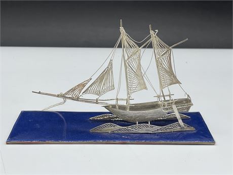 VINTAGE CHINESE STERLING BOAT (5”x3”)