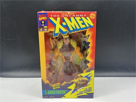 1993 X-MEN SABRETOOTH FIGURE IN BOX